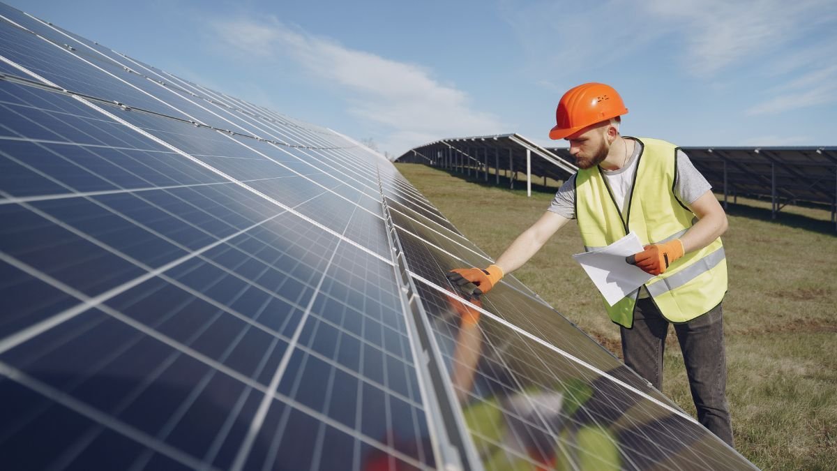 Solar panels maintenance checklist for homeowners during a roof inspection