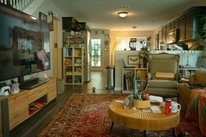 before and after living room decluttering to reduce visual clutter